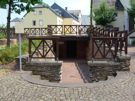 Eingang römischer Kellerraum Kenn