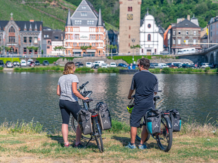 Auf dem Mosel-Radweg bei Bernkastel-Kues