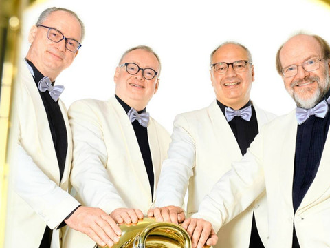 Headerbild: Orgel und Tubaquartett