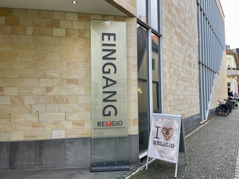 Eingang Relígio