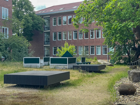 Sitzmöglichkeiten im Study Garden Münster