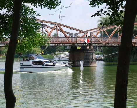 Brücke Plaue