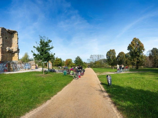 Kletterfelsen im Eichepark in Altlandsberg
