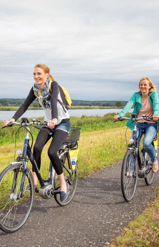 Auf einem Abschnitt des Oder-Neiße-Radwegs