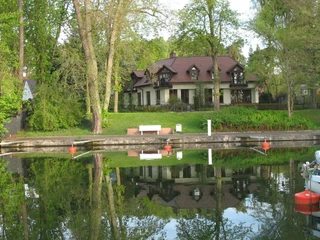 Hausansicht vom Wasser