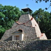 Pyramide Garzau-Garzin