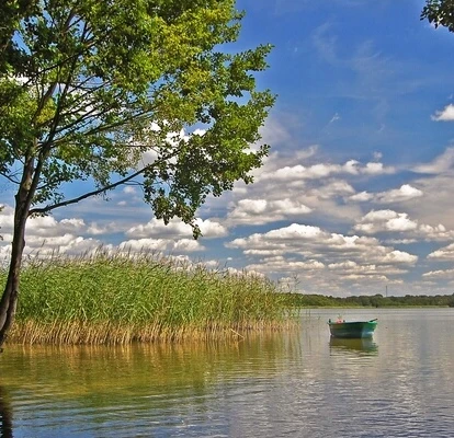 Pätzer Vordersee mit Angelkahn