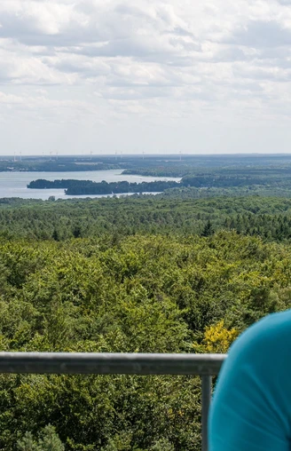 Weitblick vom Aussichtsturm Rauener Berge