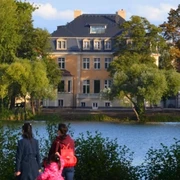 Blick auf die Villa Kellermann vom Neuen Garten aus