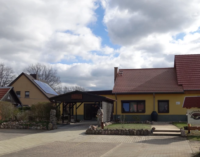 Frontansicht Ferienhaus am Gutspark