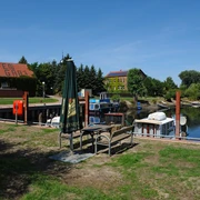 Hafen Garz - Hafenbecken mit Restaurant