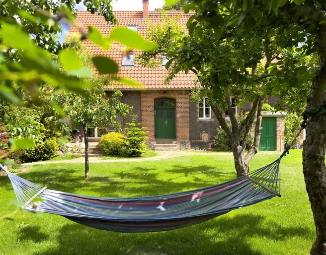 Altes Backhaus in Haselberg; Erholung im Garten