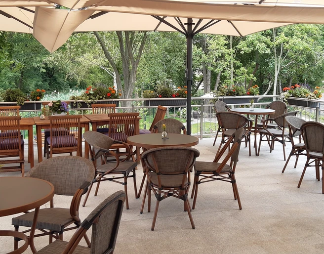 Café Hönow Hotel außen