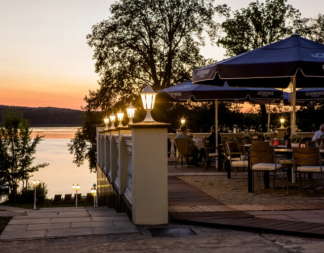 Seeterrasse des Hotel-Resorts Märkisches Meer