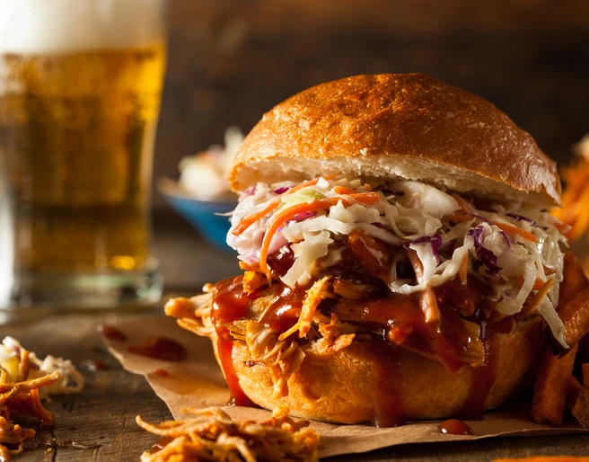 Saftiger Burger in der Pechhütte