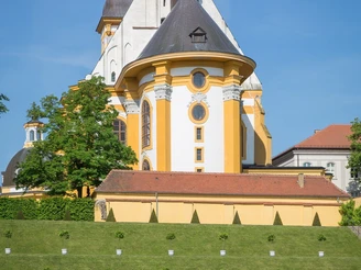 Katholische Stiftskirche