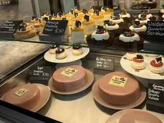 Verkaufstresen in der Tortenmanufaktur