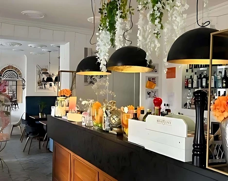 Restaurant La Vie Est Belle