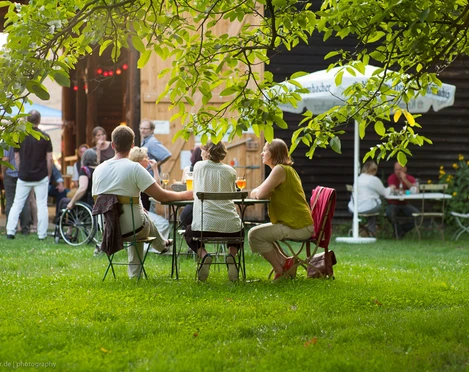 Biergartenatmosphäre