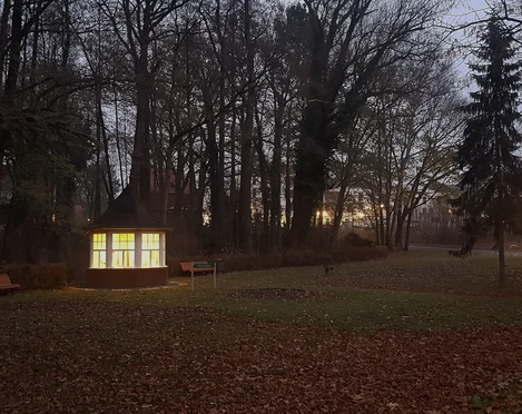 Kinderkunstgalerie in Bad Saarow am Abend