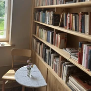 Bibliothek im Café Gut Sonnenburg