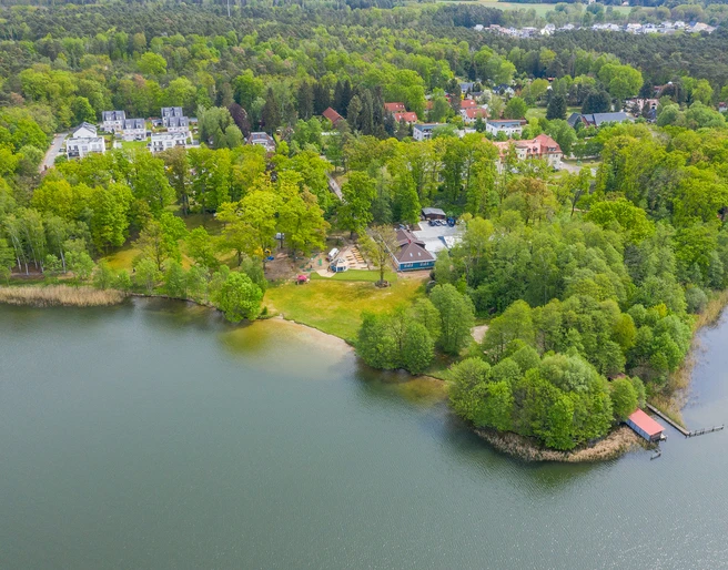 Luftaufnahme vom Cecilienpark am Scharmützelsee in Bad Saarow