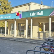 Eingang Treffpunktfreizeit / Cafe Midi
