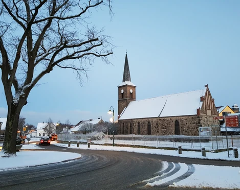 Kirche Hennickendorf im Winter