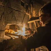 Backen im Ofenhüsi