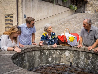 Stadtführung Gschichtechorb Iris Kocher Schlossbrunnen Sommer 2022@mikekaufmann (1)