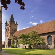 Westerstede_St.-Petri-Kirche2.jpg St.-Petri-Kirche, Westerstede, Kirche, Gebäude, Kirchturm