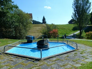 Wassertretstelle an der Weißenbachhalle in Mitteltal