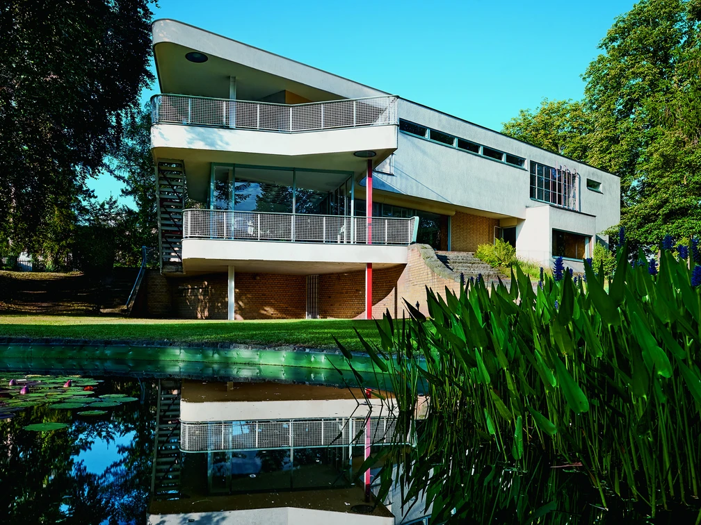01_HausSchminke_Gartenansicht_vonNO_MSchroeder.jpg