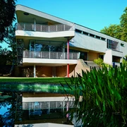 01_HausSchminke_Gartenansicht_vonNO_MSchroeder.jpg