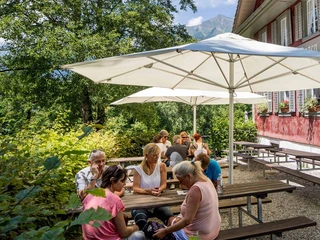 restaurant-degen-ballenberg-gartenterrasse.jpg