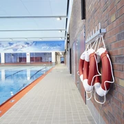 Plytje Hallenbad Becken Das Bild zeigt das Hallenbad Plyte