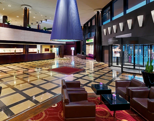 Tagungshotel The Westin Leipzig für Ihre Tagung & Konferenz in Leipzig Tagungshotel The Westin Leipzig Lobby mit Shinto für Tagung & Konferenz Leipzig ConventionConference hotel The Westin Leipzig lobby with Shinto for meeting & conference Leipzig convention