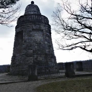 Dr. Marc Turm bei Bad Wildungen mit schönen Ausblick in das Helenental