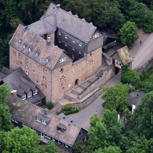 Burg Hessenstein aus der Luft