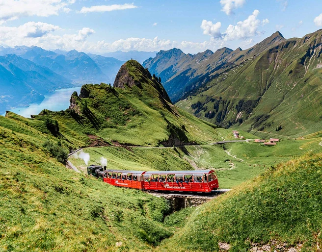 brienz-rothorn-bahn-unterweg-richtung-bergstation.jpg