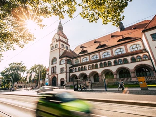 KONGRESSHALLE am Zoo Leipzig: Eventlocation für Ihre Tagung & Konferenz in Leipzig KONGRESSHALLE am Zoo Leipzig: Eventlocation mit Foyer für Tagung & Konferenz Leipzig ConventionKONGRESSHALLE am Zoo Leipzig: venue with foyer for meeting & conference Leipzig convention