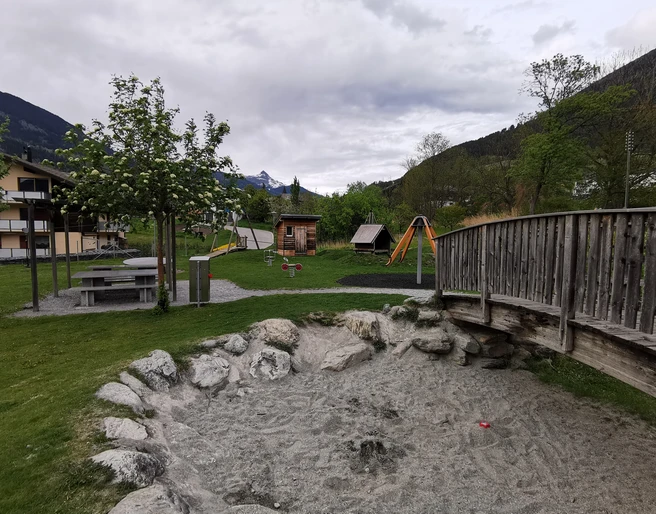 IMG_20220502_195620.jpg Aufnahme vom Spielplatz FeldgrabenPhoto of the Feldgraben playgroundPhoto de l'aire de jeux Feldgraben