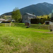 OLYMPUS DIGITAL CAMERA Bild der Rasenfläche in TermenPicture of the lawn in TermenPhoto de la pelouse à Termen
