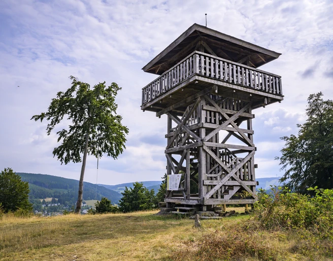 aussichtsturm-schwalenburg c) klaus-peter-kappest-sauerland-wanderdoerfer.jpg