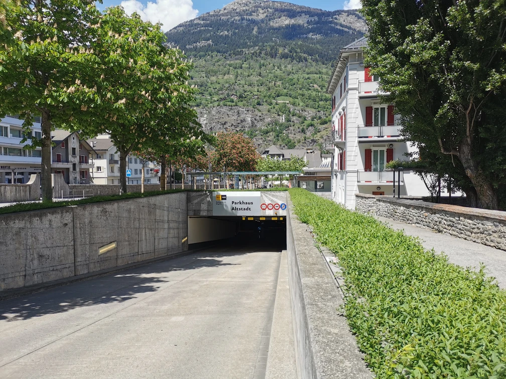 Parkhaus Altstadt-Brig.jpg