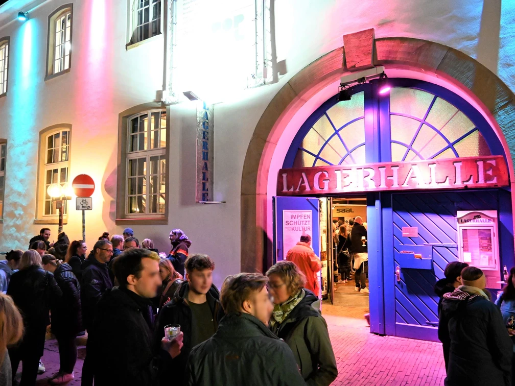 Lagerhalle by night Lagerhalle bei Nacht Lagerhalle by nightLagerhalle bij nacht