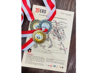 Hexenpass mit Medaillen Hexenpass mit MedaillenWitches' pass with medalsPasseport de sorcière avec médailles