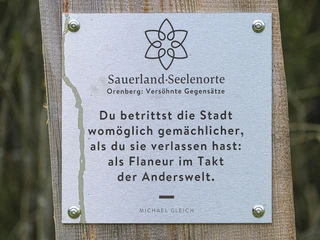 orenberg-schild_c__klaus-peter-kappest-sauerland-wanderdoerfer.jpg