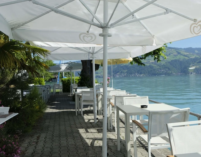 ristorante-riviera-spiez-terrasse-thunersee.jpg