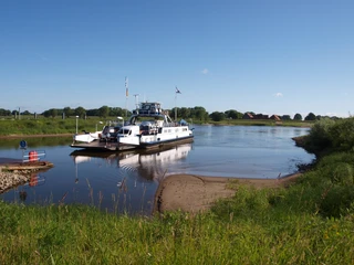 Fähre Darchau-Neu Darchau in der Nähe des Floßanlegers OLYMPUS DIGITAL CAMERA
